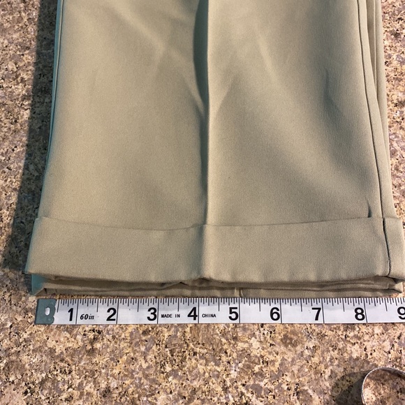 Docker’s Golf Khaki Tan Pants Pleated and Cuffed Bottoms W34 x L30 - Picture 16 of 16